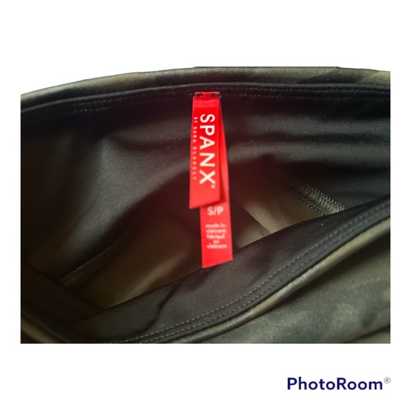 Spanx Faux Leather Camo Leggings S - Picture 2 of 4